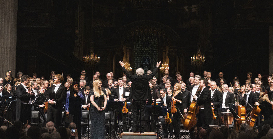 John Rutter, The Bach Choir and the RPO recieve applause in St Pauls' Cathedral