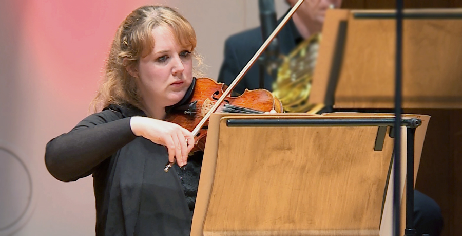 RPO Player Elen Hâf Rideal playing the violin.